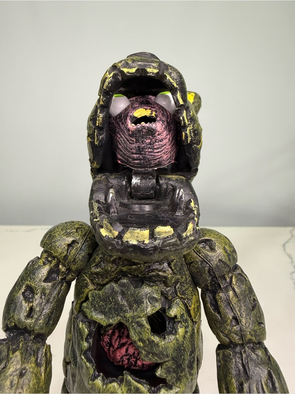 Five Nights At Freddys Springtrap Figure - Picture 5 of 7